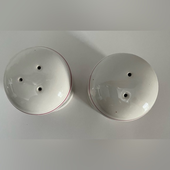 NEW VINTAGE SANGO ~ SALT AND PEPPER SHAKERS ~ HOME FOR CHRISTMAS PATTERN - Picture 4 of 5